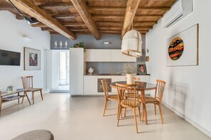 Private kitchen - Fori Imperiali Luxury Apartment (Rome)