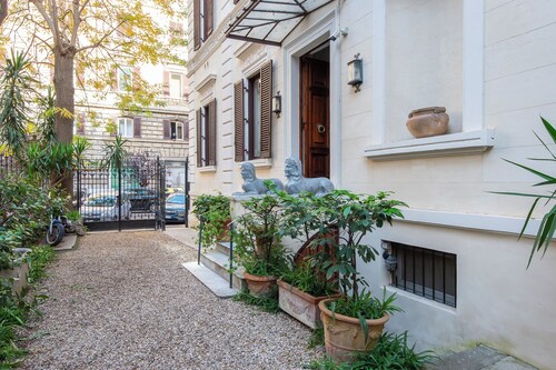 Vatican Luxury Three Bedroom Apartment