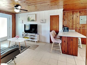 Studio (2 Bedrooms) | Property amenity