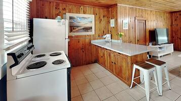 Studio (2 Bedrooms) | Property amenity