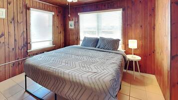 Studio (2 Bedrooms) | Property amenity