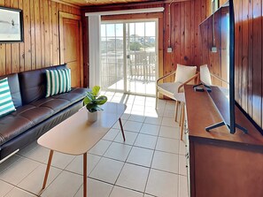 Studio (2 Bedrooms) | Property amenity