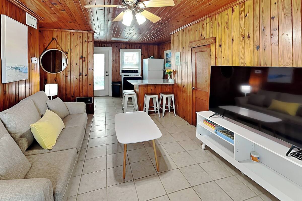 Studio (2 Bedrooms) | Front of property