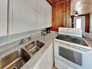 Studio (2 Bedrooms) | Property amenity