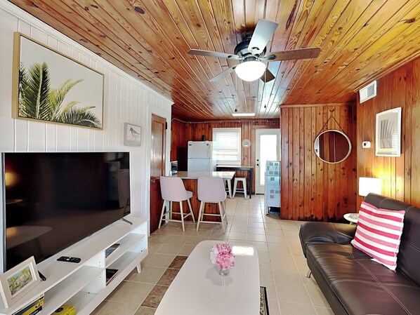 開放式客房 (2 Bedrooms) | 起居區 | 電視