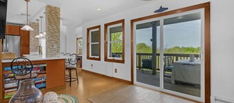 Beach front oasis - Hot tub - Sleeps 7