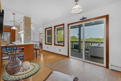 Beach front oasis - Hot tub - Sleeps 7
