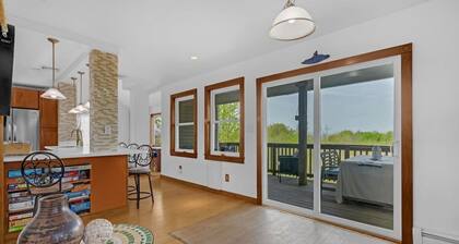 Beach front oasis - Hot tub - Sleeps 7