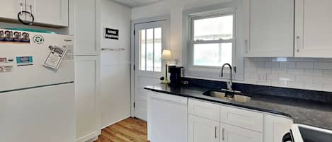 Studio (3 Bedrooms) | Property amenity