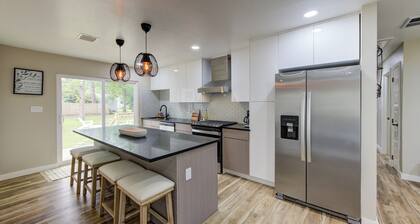 Coastal Getaway in La Marque!