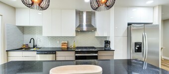 Coastal Getaway in La Marque!