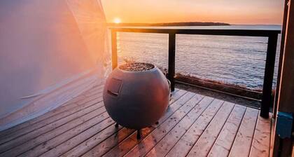 The Lookout Dome One - Private Hot Tub