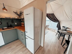 Fridge, oven, stovetop, dishwasher - Two Cliffside Domes - Hot Tubs, Firepit, Decks, Perfect for Families & Groups (LaHave)
