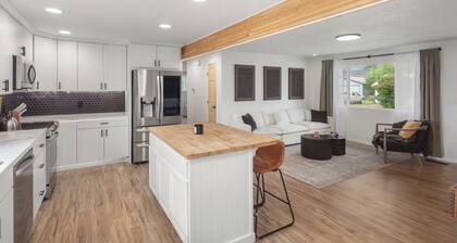 Spacious 5BR Home with Yard, Fire Pit & Mountain Views