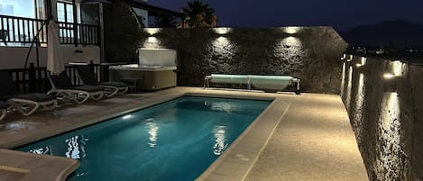 Outdoor pool, a heated pool