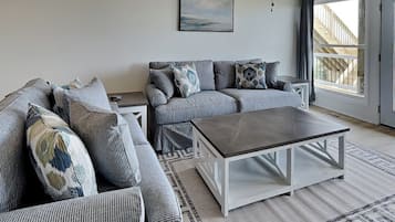 Studio (Multiple Bedrooms) | Property amenity