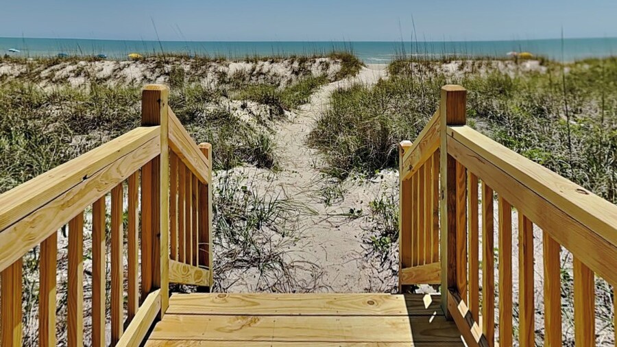 Seaside Serenity by Carolina Retreats