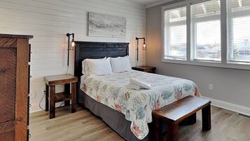 Condo (2 Bedrooms) | Property amenity