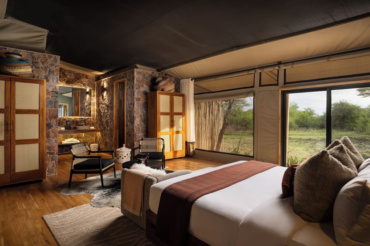 Ropa de cama de alta calidad, colchones viscoelásticos, minibar