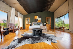 أغطية فراش متميزة وأسرّة بإسفنج يتكيف مع شكل الجسم وميني بار