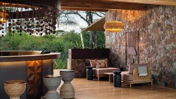 Poolside bar
