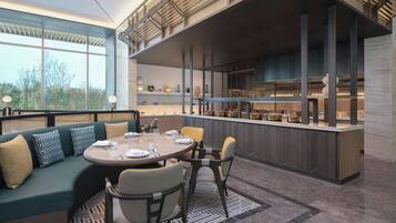 Daily buffet breakfast (CNY 98 per person)