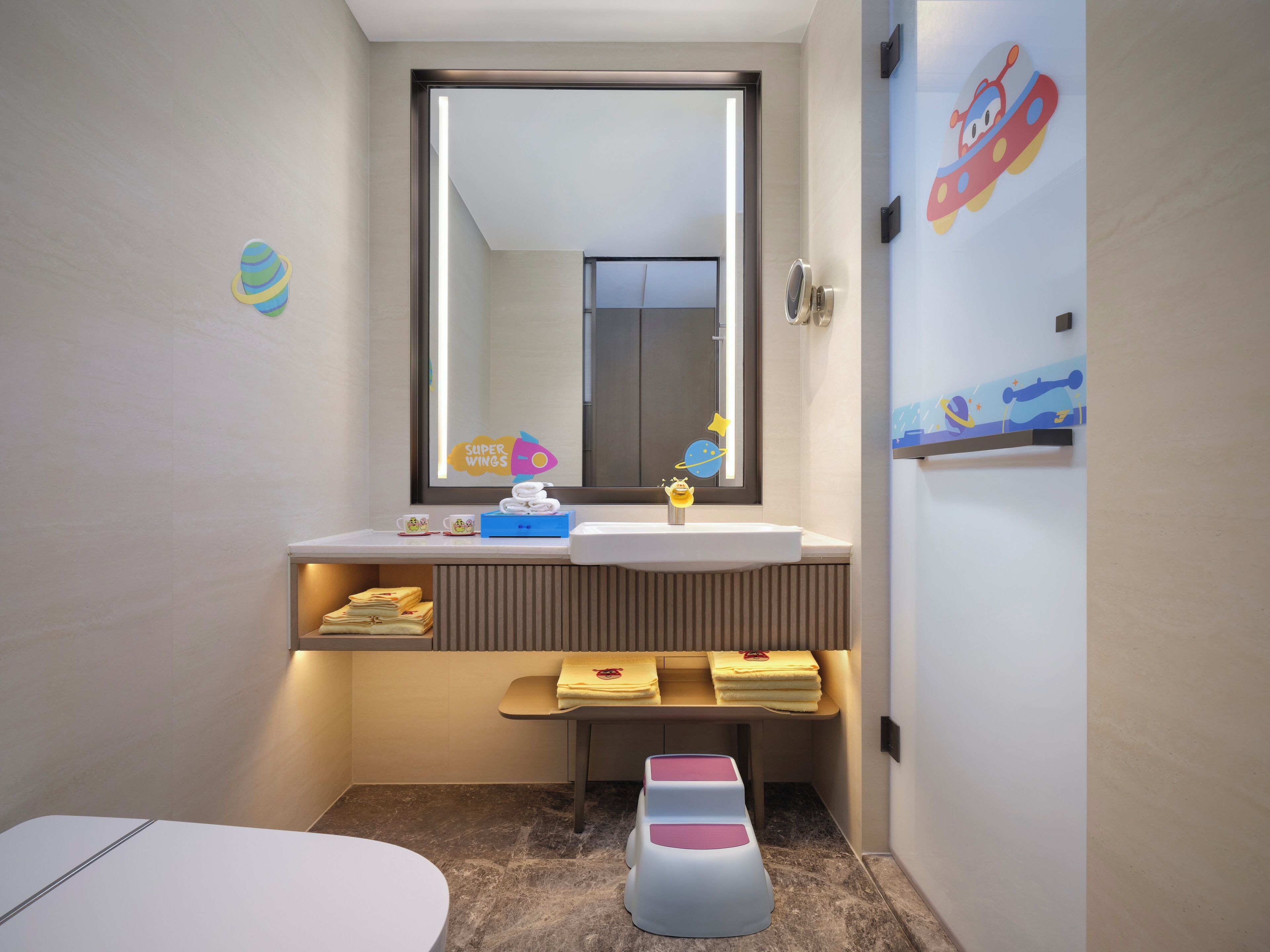 Dundyner, minibar, safe på rommet og blendingsgardiner