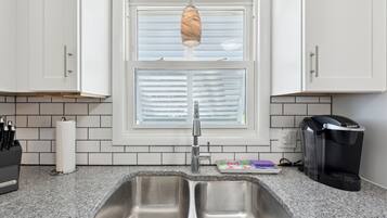 Studio (3 Bedrooms) | Property amenity