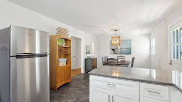 Studio (3 Bedrooms) | Property amenity