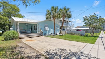 Studio (3 Bedrooms) | Property amenity