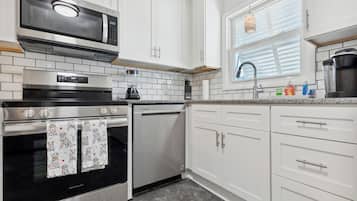 Studio (3 Bedrooms) | Fasilitas properti