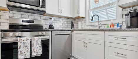 Studio (3 Bedrooms) | Property amenity