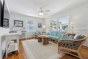 Studio (3 Bedrooms) | Property amenity