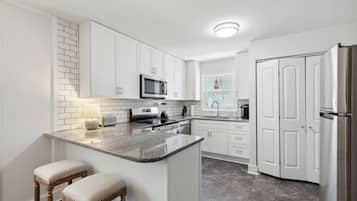 Studio (3 Bedrooms) | Property amenity