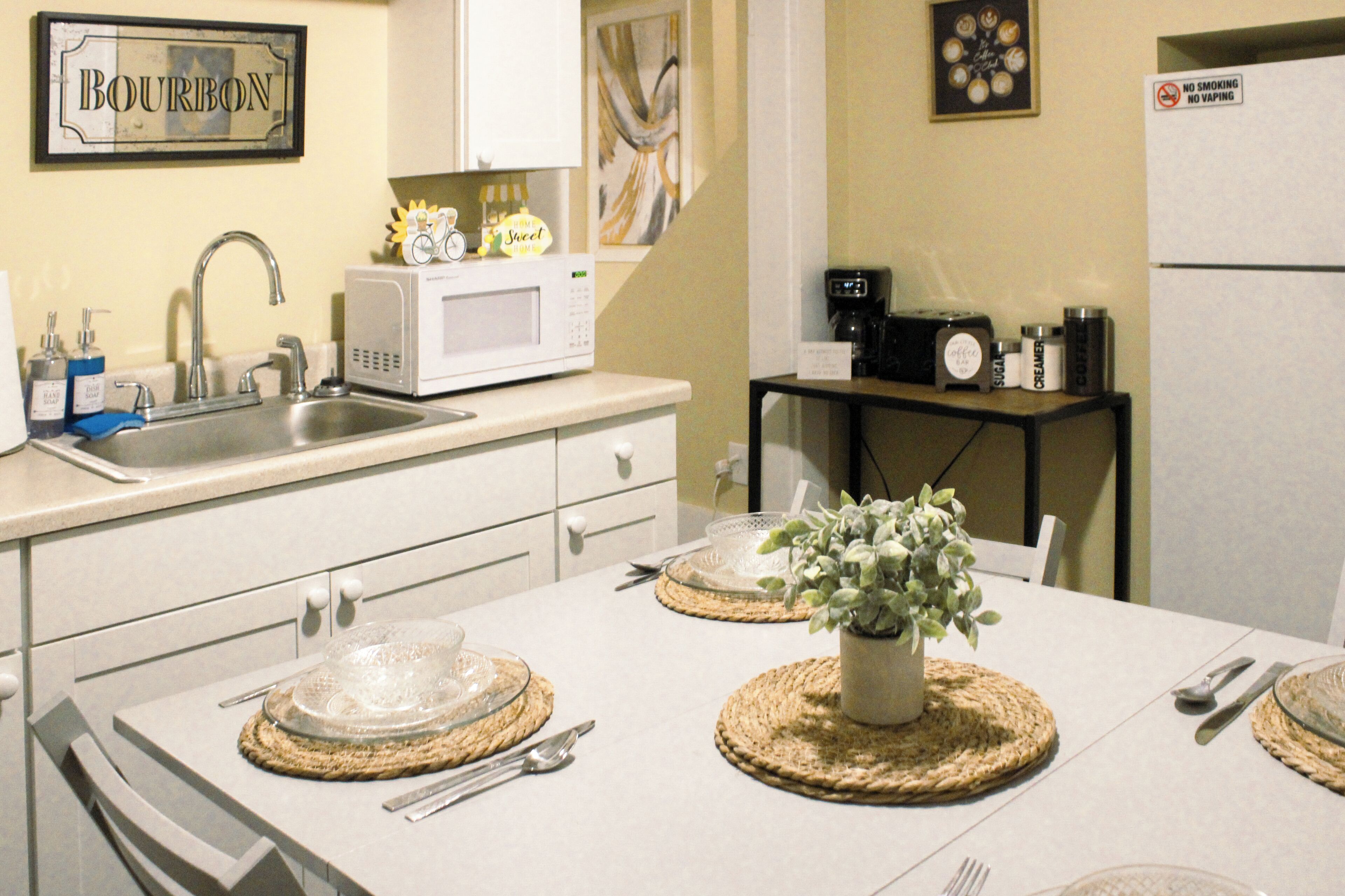 冰箱、微波炉、烤箱、炉灶