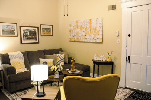 Historic Highlands 2BR — Private Patio, Game Room, Walk to Baxter