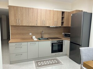 Espresso maker, electric kettle, high chair