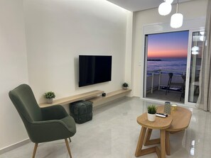 50-inch Smart TV with digital channels - Seaview Paradise (Rethymno)