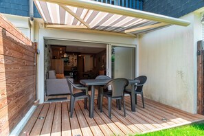 Outdoor dining - Le Phare de Kernevest - 200 m de la plage (Saint-Philibert)