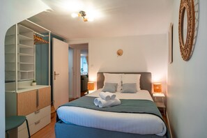 2 bedrooms, iron/ironing board, free WiFi, bed sheets