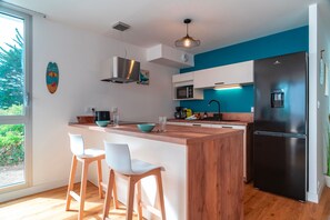 Fridge, microwave, oven, dishwasher