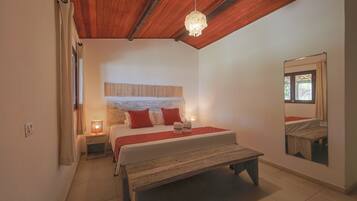 Habitación doble, vistas parciales al mar | Minibar, caja fuerte, wifi gratis y ropa de cama