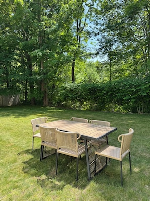 Outdoor dining
