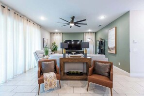 TV, video games, offices - Modern Luxury 5BR Pool Movie-Game Rm Encore 7770 (Kissimmee)