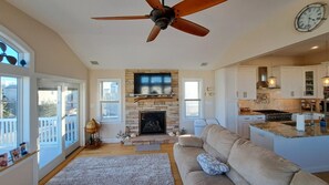 Smart TV - BEACH HAVEN GARDENS CLOSE TO THE BEACH (Beach Haven Gardens)