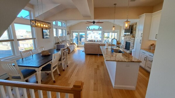 Smart TV - BEACH HAVEN GARDENS CLOSE TO THE BEACH (Beach Haven Gardens)