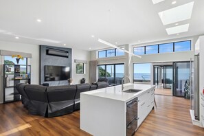 Kühlschrank, Mikrowelle, Geschirrspüler