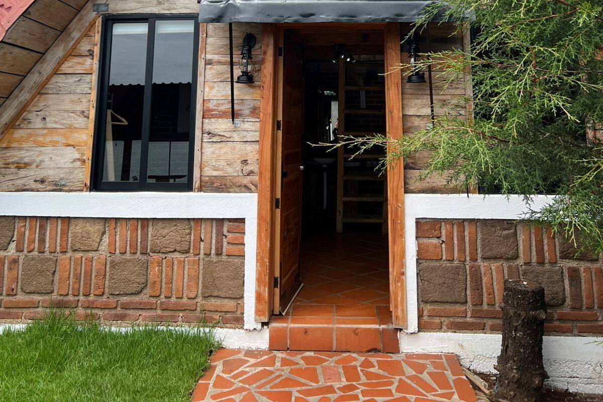 Junior Cabin, 1 Bedroom, Bathtub, Lagoon View | Iron/ironing board