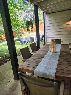 Outdoor dining