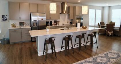 Brand New! Huge 3-bedroom, 2,500 sqft 3rd and 4th floor condo, private rooftop.